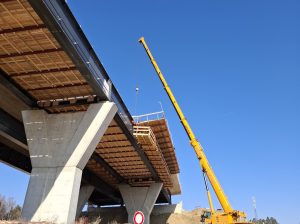 Stavba dálnice D3 na úseku 0312/1 u Kaplice v březnu 2026. Foto: ŘSD