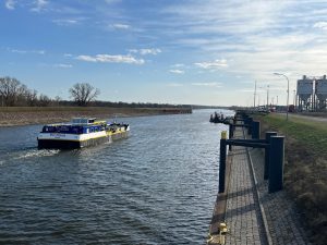 Nová servisní loď zakoupená ŘVC pro Prahu. Foto: ŘVC