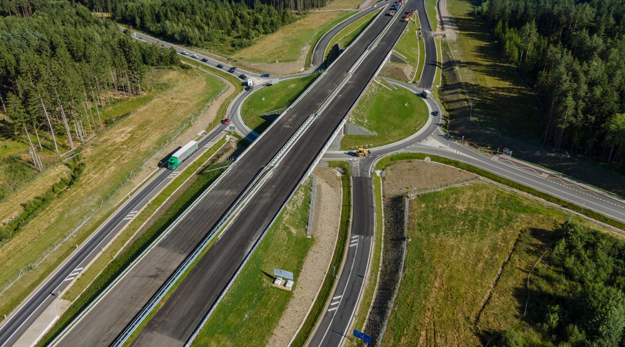 Stavba dálnice D3 na úseku 0312/1 u Kaplice v březnu 2026. Foto: ŘSD
