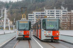 Zkušební jízdy tramvají a autobusů na Dvoreckém mostě. Foto: PID