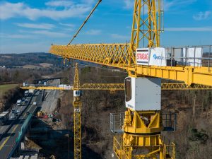 Částečná demolice mostu Šmejkalka na dálnice D1 jde do finále (stav v březnu 2026). Foto: Strabag