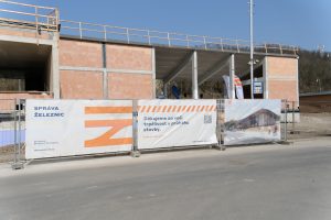 Hrubá stavba nové nádražní budovy v Mladé Boleslavi. Foto: SŽ