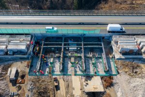 Částečná demolice mostu Šmejkalka na dálnice D1 jde do finále (stav v březnu 2026). Foto: Strabag