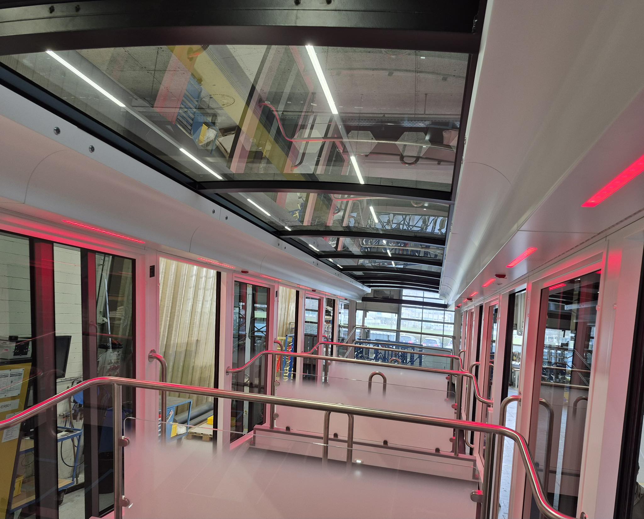 Dokončované vozy lanovky na Petřín v závodě Doppelmayr Group v Oltenu ve Švýcarsku. Foto: DPP - Martin Brejša