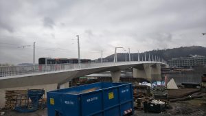 Zkušební jízdy tramvají a autobusů na Dvoreckém mostě. Foto: Metrostav TBR