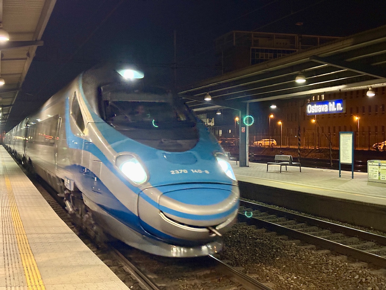 Jednotka ED 250 Pendolino PKP InterCity ve stanici Ostrava hl. n. Foto: Zdopravy.cz / Vojtěch Očadlý