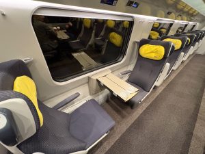 ED250 Pendolino PKP Intercity, 1. třída
Foto: Zdopravy.cz / Vojtěch Očadlý