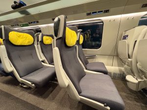 ED250 Pendolino PKP Intercity, 1. třída
Foto: Zdopravy.cz / Vojtěch Očadlý