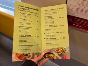 Nabídka bistrovozu WARS v polském Pendolinu.
Foto: Zdopravy.cz / Vojtěch Očadlý