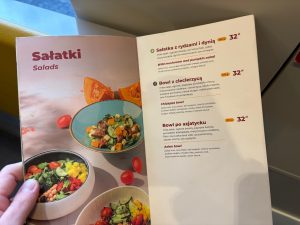 Nabídka bistrovozu WARS v polském Pendolinu.
Foto: Zdopravy.cz / Vojtěch Očadlý