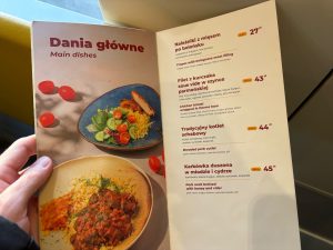 Nabídka bistrovozu WARS v polském Pendolinu.
Foto: Zdopravy.cz / Vojtěch Očadlý