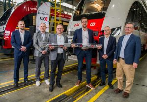 Předání 100. jednotky Regiofox. Foto: PESA Bydgoszcz