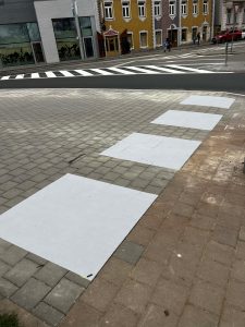 Zakončení cyklostezky v brněnské ulici Křížkovského. Piktogramy na společný prostor chodců a cyklistů byly přemalovány. Foto: Pavel Beran pro Zdopravy.cz