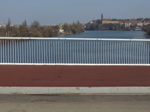 Dvorecký most s již položeným barevným asfaltem. Foto: PID